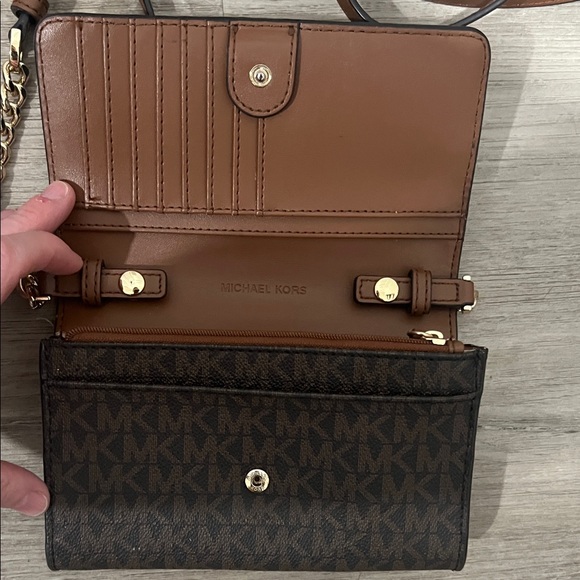 Michael Kors Jet Set Wallet Crossbody Bag - Picture 5 of 9